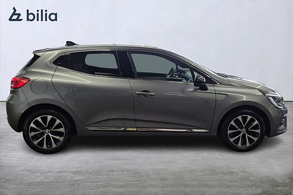 Renault Clio 18 of 21