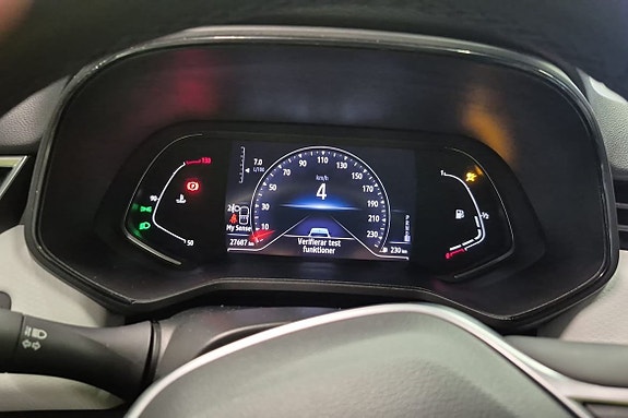 Renault Clio 16 of 21