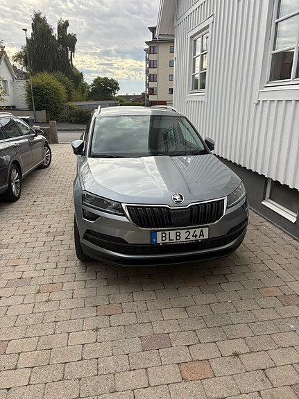 Skoda Karoq 2 of 3