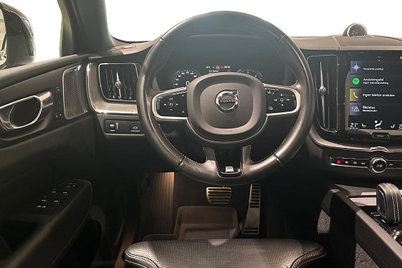 Volvo XC60 11 of 25
