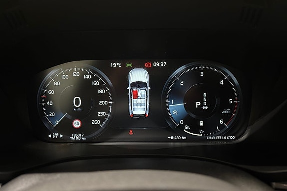 Volvo XC60 16 of 25