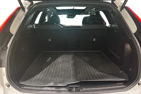 Volvo XC60 12 of 25