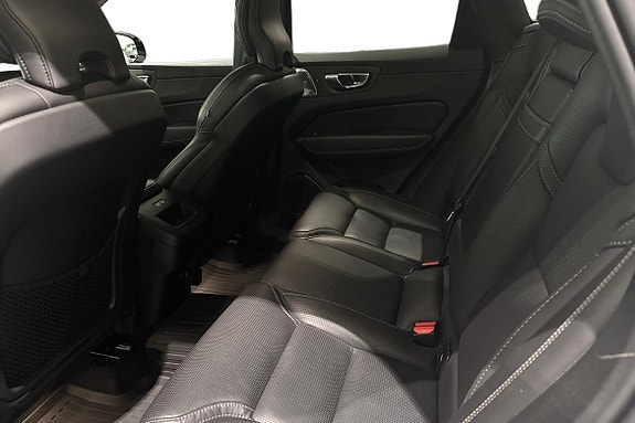 Volvo XC60 13 of 25