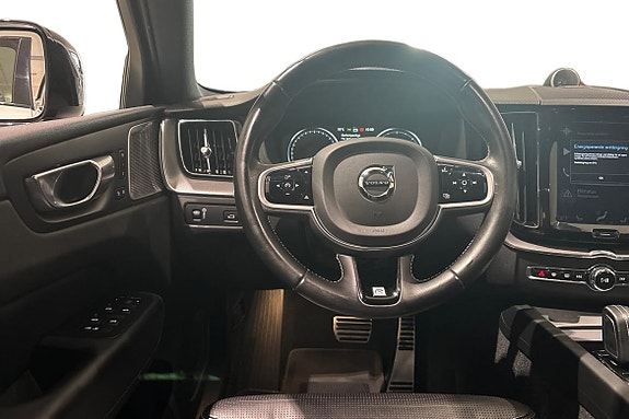 Volvo XC60 11 of 24