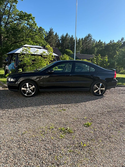 Volvo S60 2 of 9
