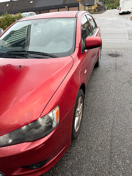 Mitsubishi Lancer 2 of 4