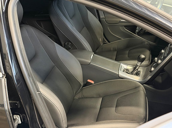Volvo V60 11 of 13