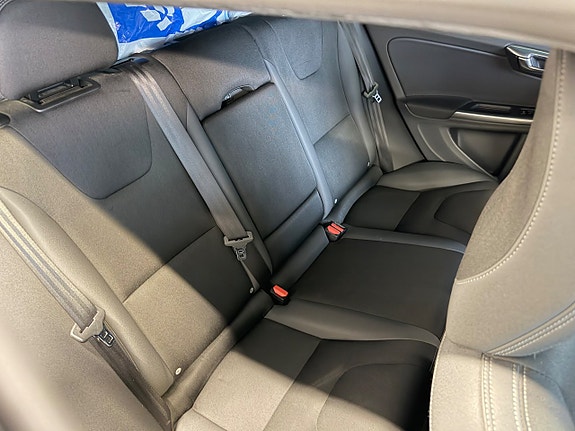 Volvo V60 12 of 13