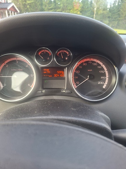 Peugeot 308 4 of 7