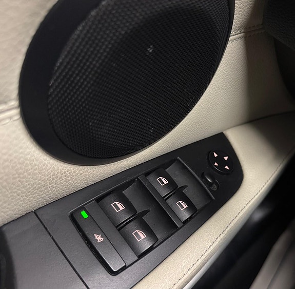 BMW 325i 16 of 19