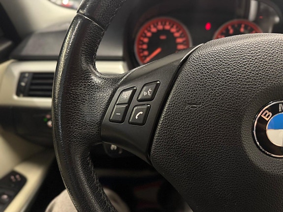 BMW 325i 12 of 19