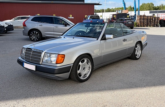 Mercedes-Benz 300 CE-24 3 of 7