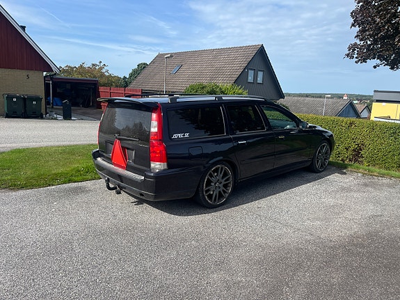 Volvo V70 3 of 12