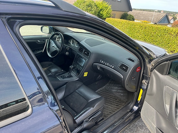 Volvo V70 7 of 12