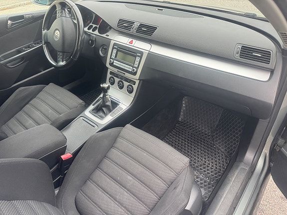 Volkswagen Passat 4 of 7