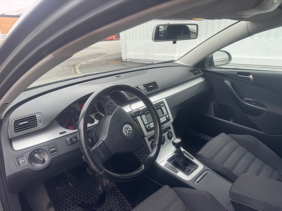Volkswagen Passat 5 of 7