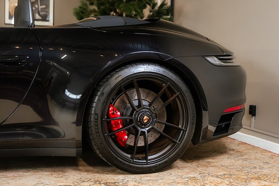 Porsche 911 8 of 30
