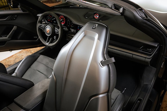 Porsche 911 27 of 30