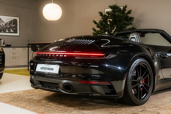Porsche 911 11 of 30