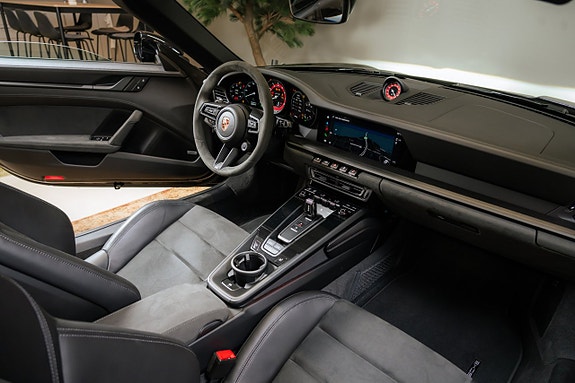 Porsche 911 24 of 30