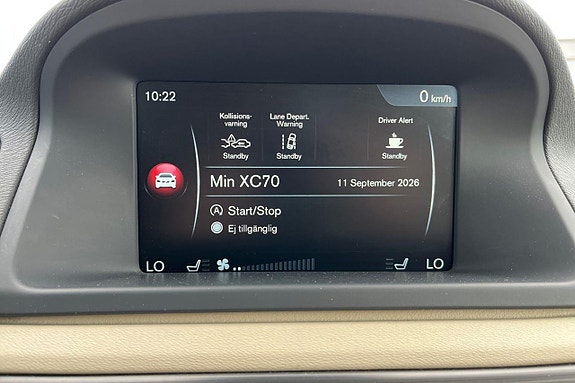 Volvo XC70 18 of 30