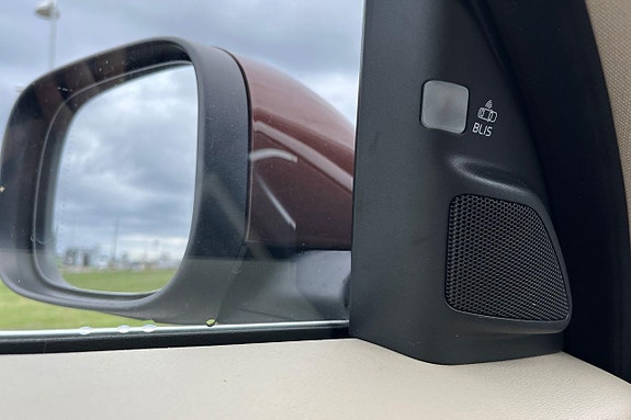 Volvo XC70 15 of 30