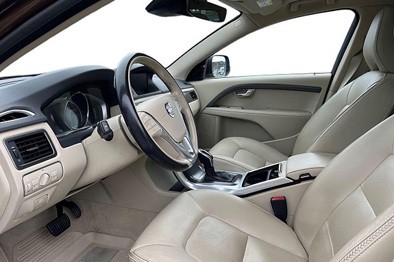 Volvo XC70 11 of 30