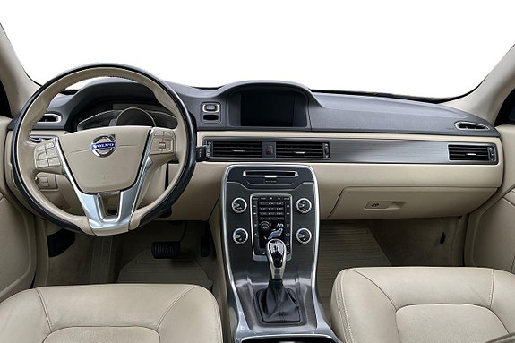 Volvo XC70 12 of 30