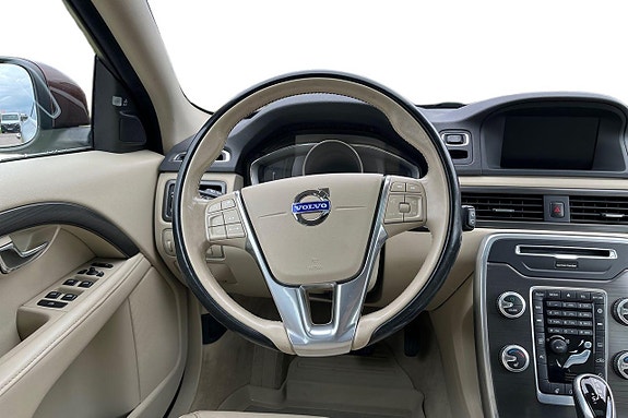 Volvo XC70 13 of 30