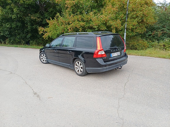 Volvo V70 3 of 15