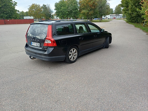 Volvo V70 4 of 15