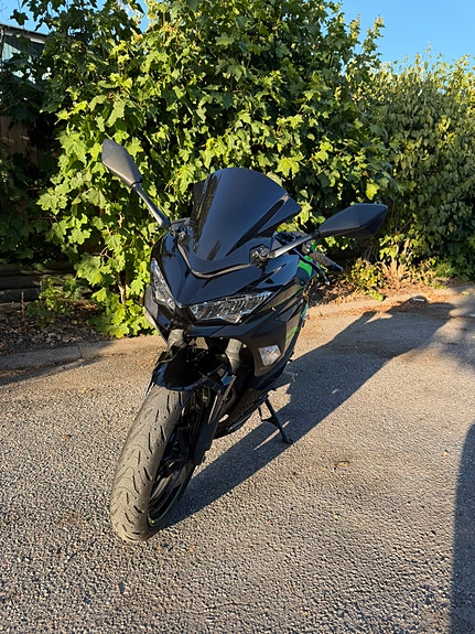 Kawasaki Ninja 400 5 of 7