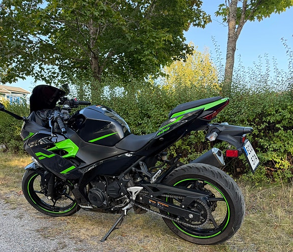 Kawasaki Ninja 400 4 of 7