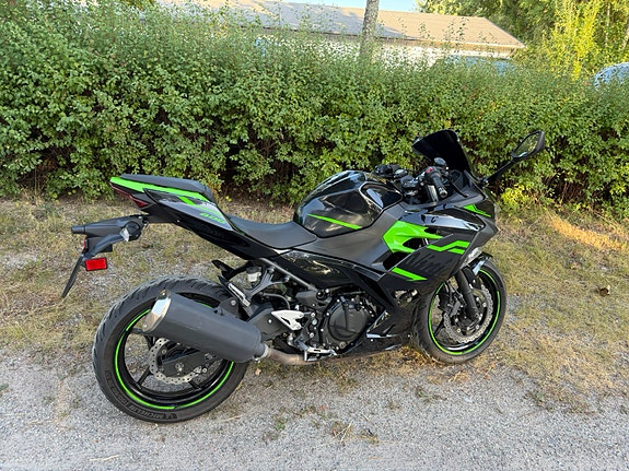 Kawasaki Ninja 400 3 of 7