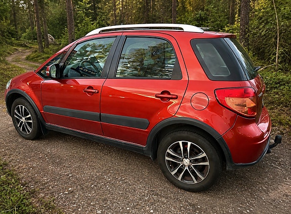 Suzuki SX4 2 of 6