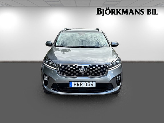 Kia Sorento 2 of 14