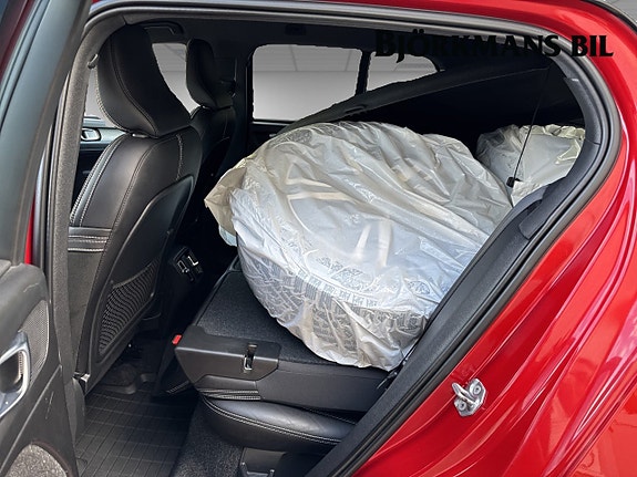 Volvo XC40 9 of 14