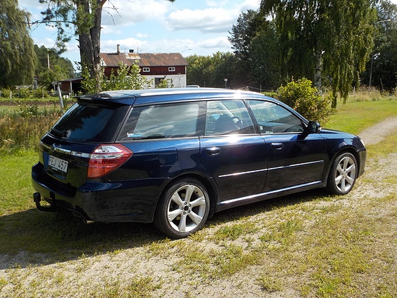 Subaru Legacy 3 of 6