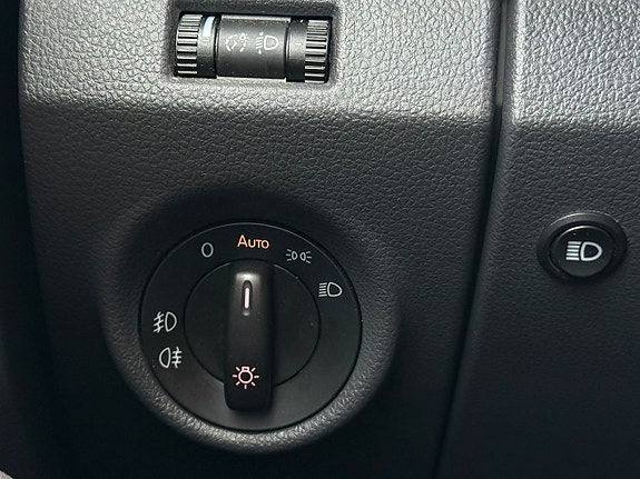 Volkswagen Amarok 21 of 25