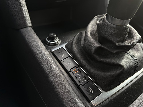 Volkswagen Amarok 18 of 25