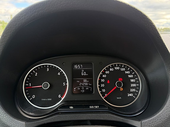 Volkswagen Amarok 19 of 25
