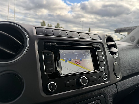 Volkswagen Amarok 12 of 25