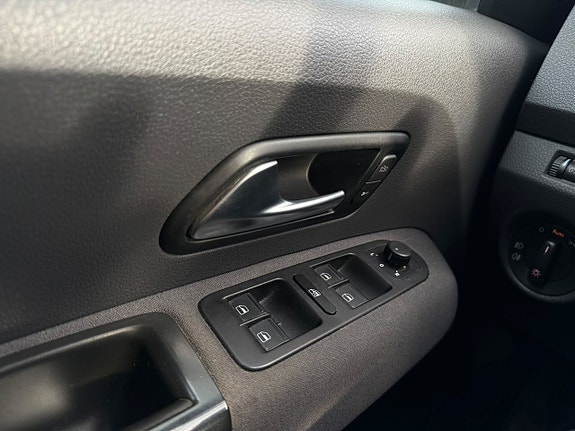 Volkswagen Amarok 20 of 25