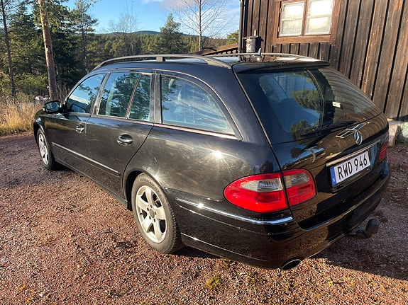 Mercedes-Benz E280 3 of 15