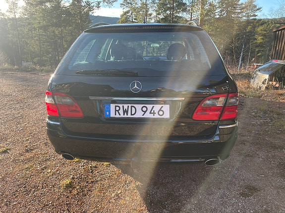 Mercedes-Benz E280 5 of 15