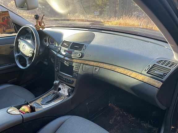Mercedes-Benz E280 7 of 15