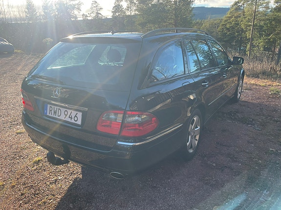 Mercedes-Benz E280 4 of 15