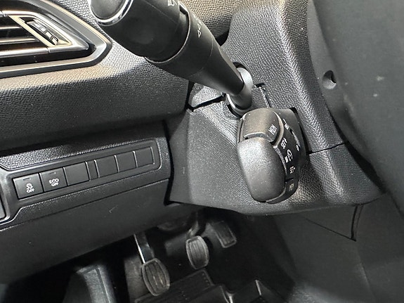 Peugeot 308 18 of 22