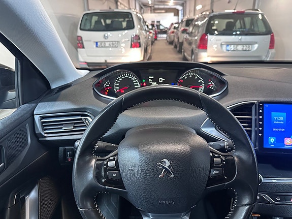 Peugeot 308 17 of 22