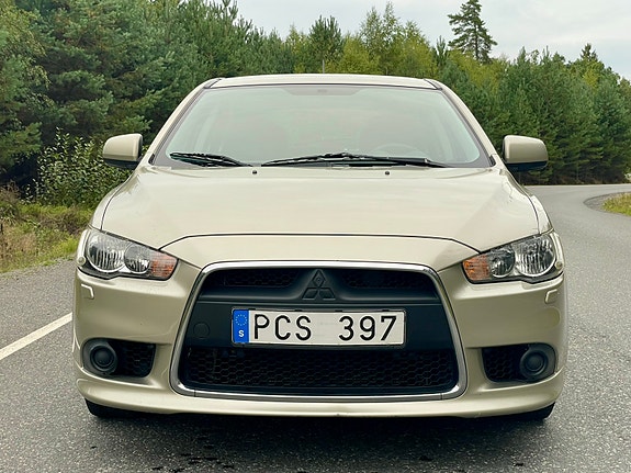 Mitsubishi Lancer 8 of 11